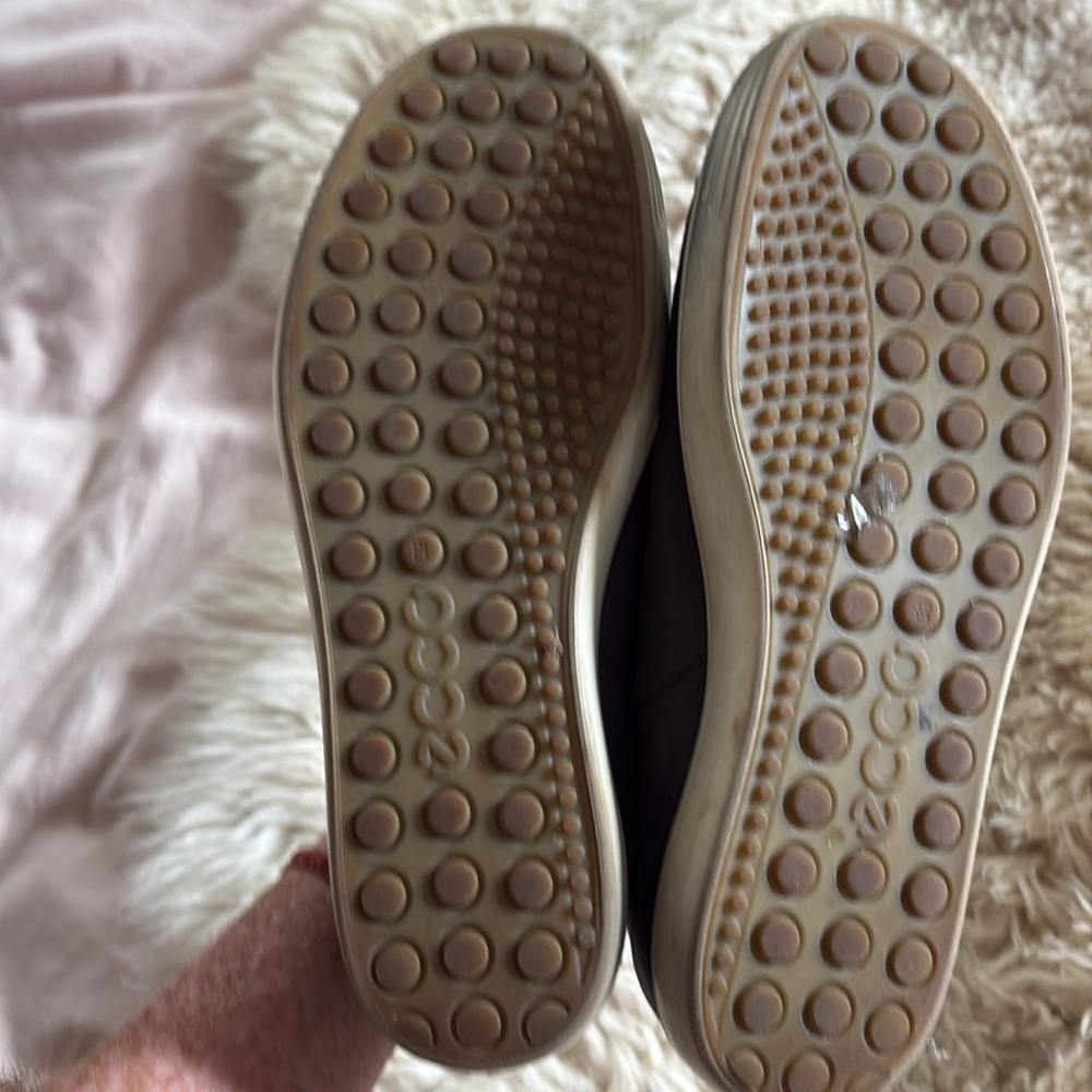Ecco Women's Grey Leather Sneakers 8 - Picture 4 of 6